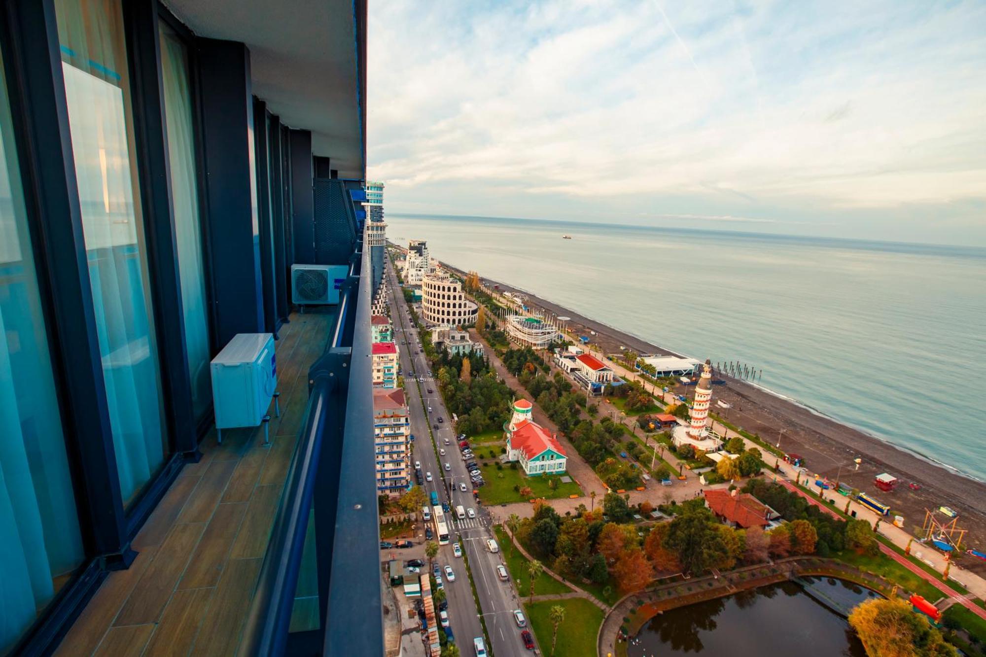 باتومي Panorama Orbi Beach Resort Center Suite المظهر الخارجي الصورة