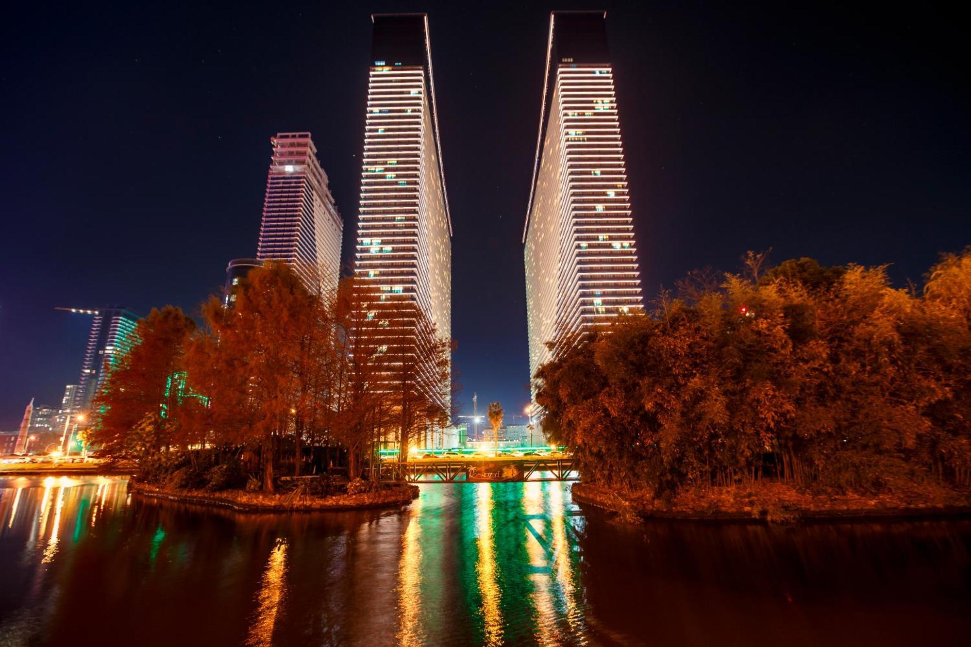 باتومي Panorama Orbi Beach Resort Center Suite المظهر الخارجي الصورة
