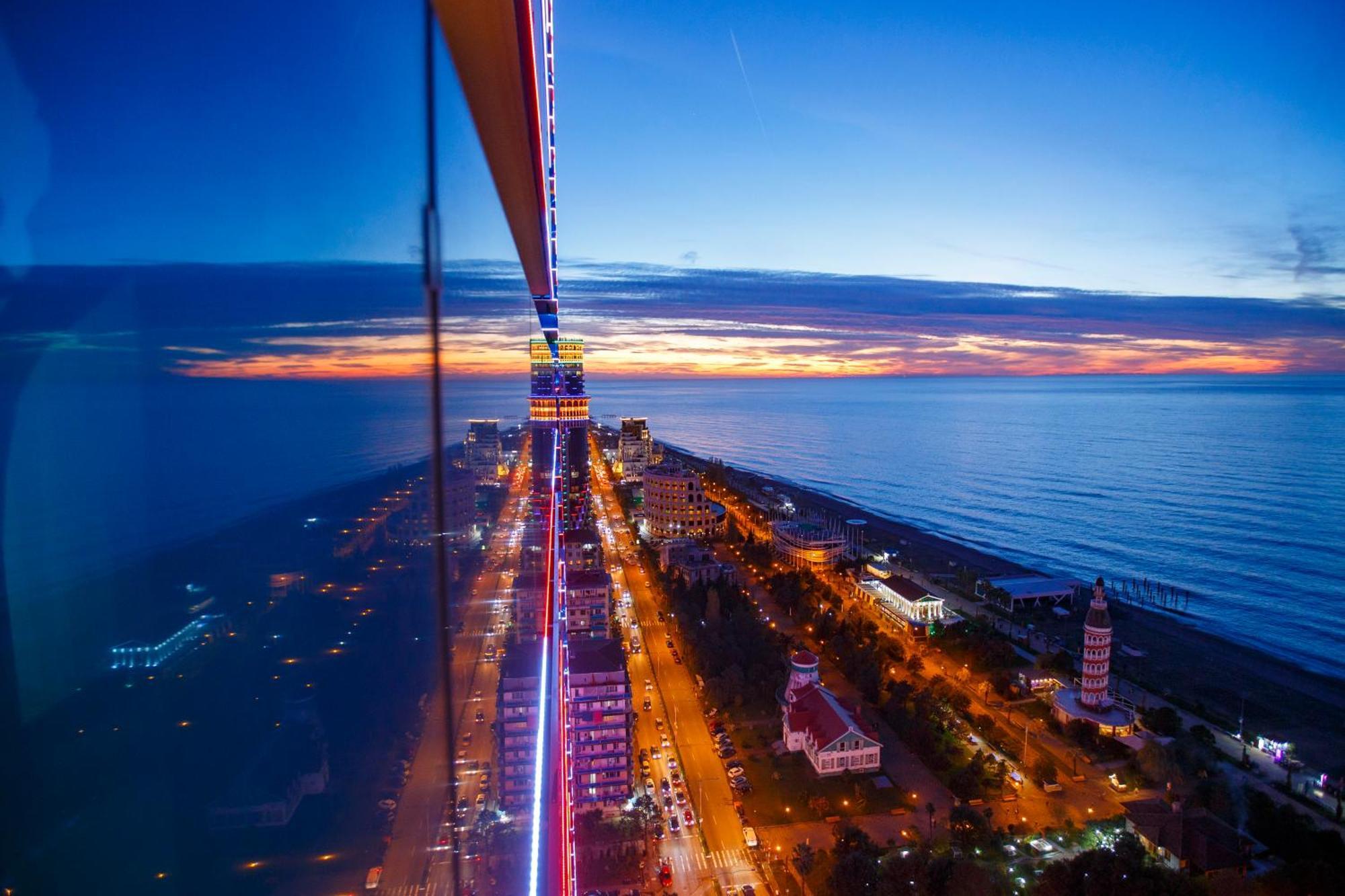 باتومي Panorama Orbi Beach Resort Center Suite المظهر الخارجي الصورة