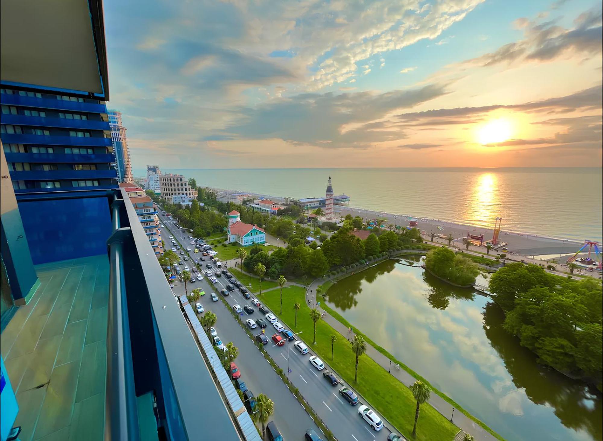 باتومي Panorama Orbi Beach Resort Center Suite المظهر الخارجي الصورة