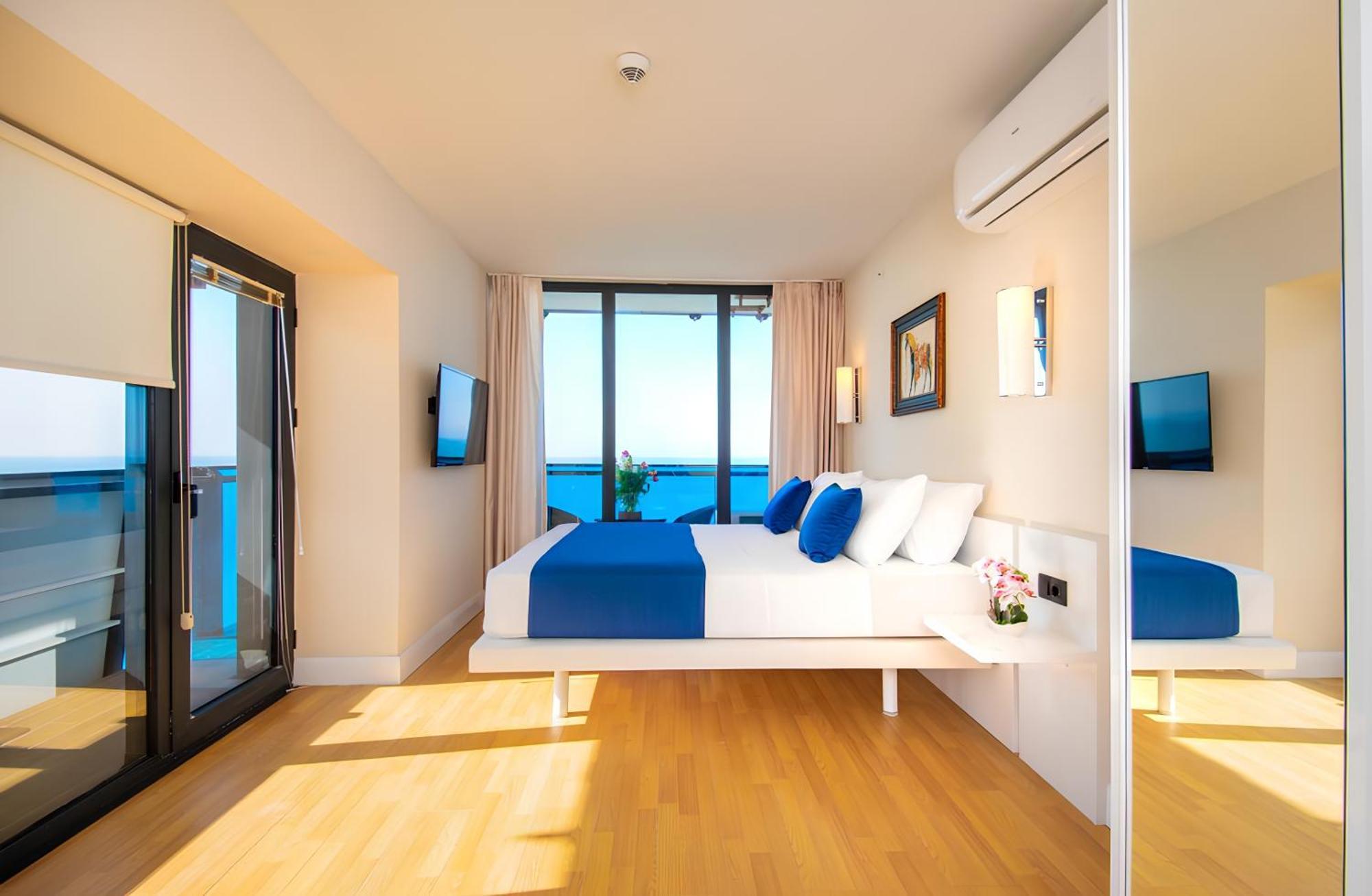 باتومي Panorama Orbi Beach Resort Center Suite المظهر الخارجي الصورة